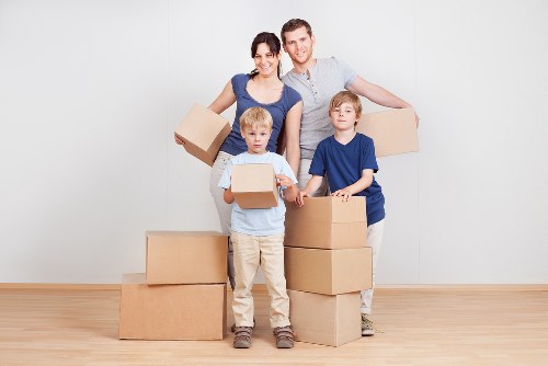 Residential and commercial moving support for Kentish Town customers